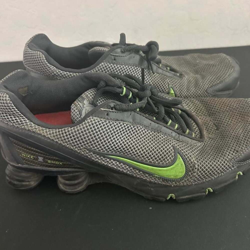 Nike Shox TL3 Size 9 Black Green Running Shoes